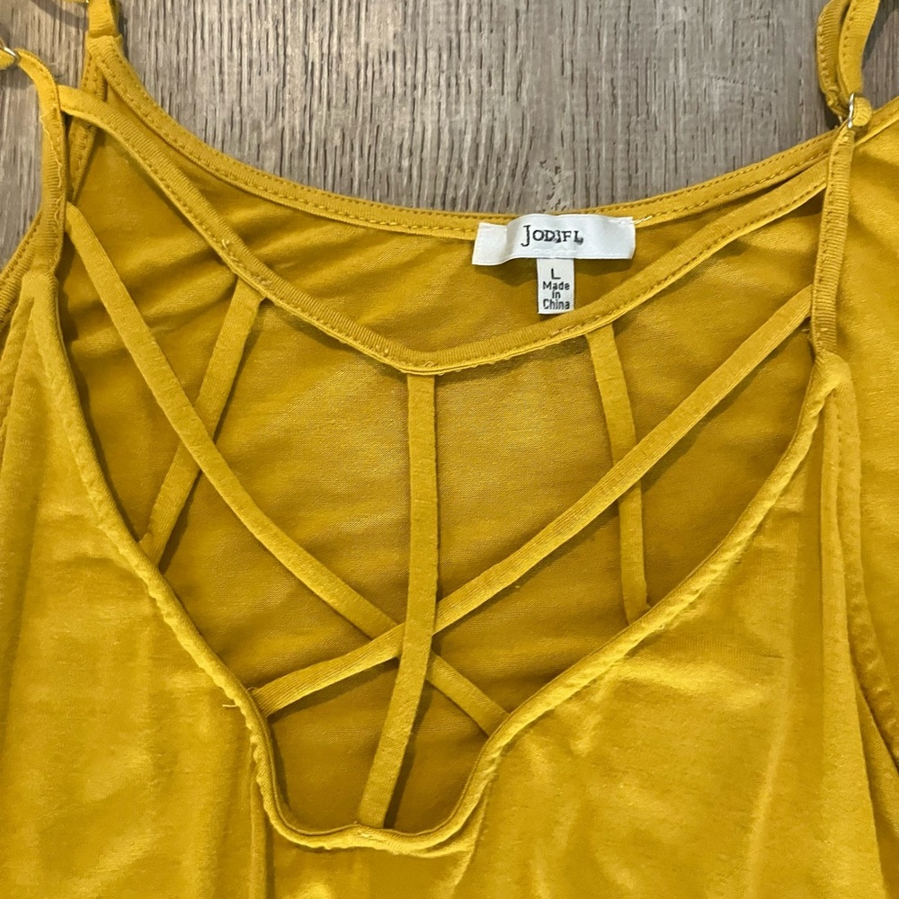 Tank Tops (2) - Picture 2 of 6